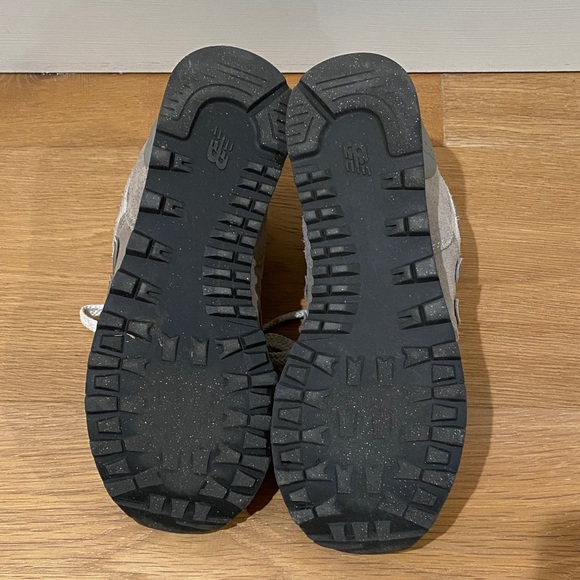 New Balance 574 Sneakers in Gray and White - Picture 7 of 8